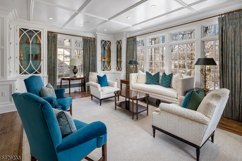 Crownview Lane - Residential