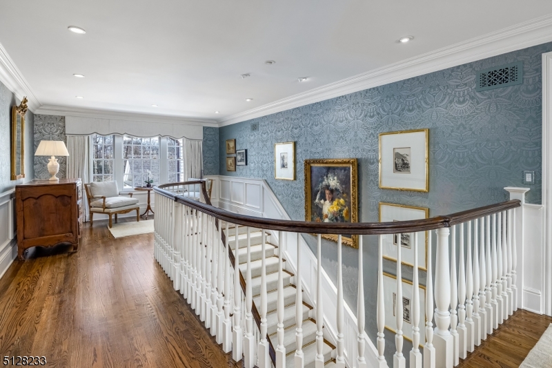 Crownview Lane - Residential