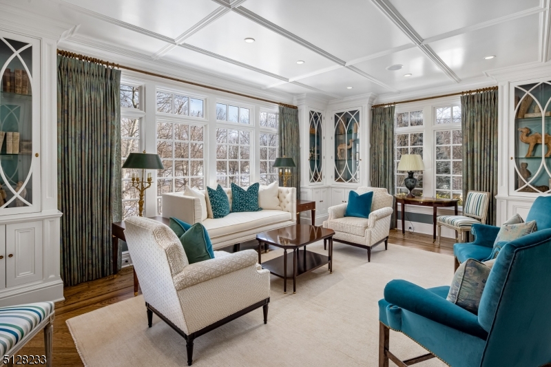 Crownview Lane - Residential