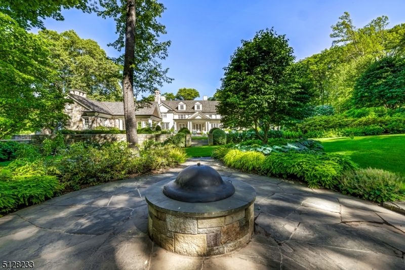 Crownview Lane - Residential