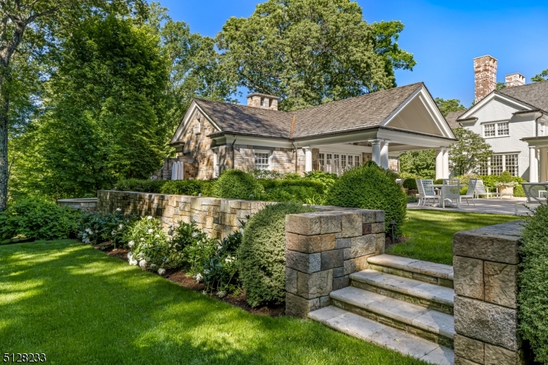 Crownview Lane - Residential