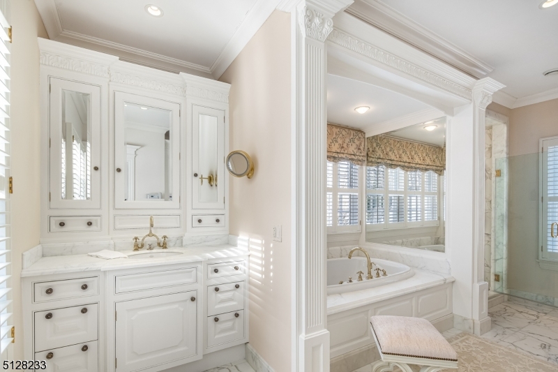 Crownview Lane - Residential
