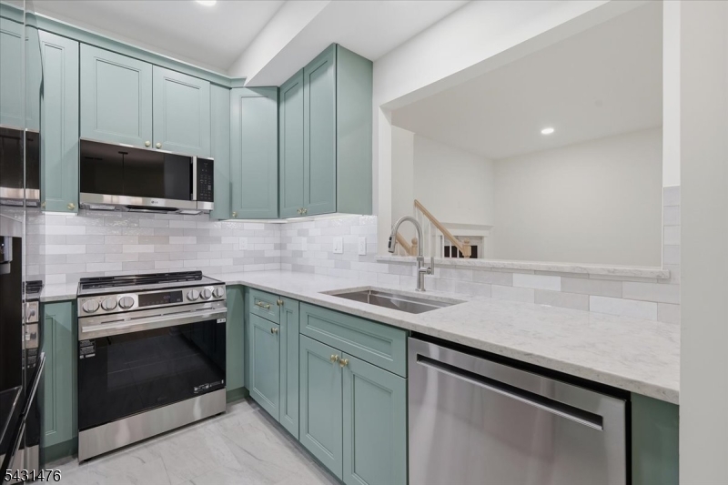 Crestmont Highlands - Residential