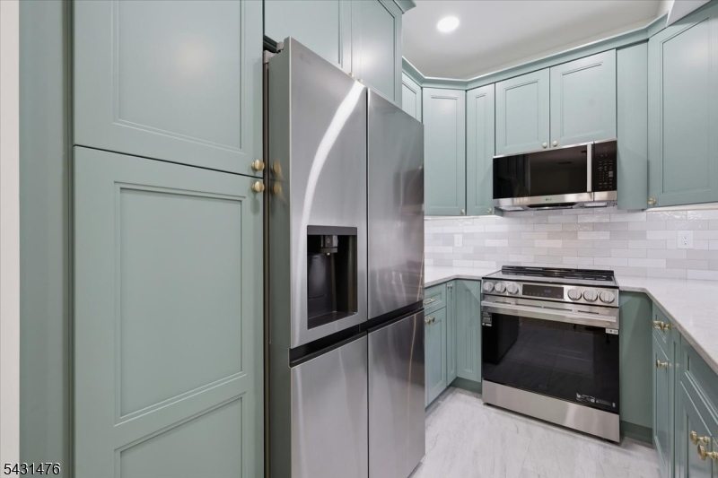 Crestmont Highlands - Residential