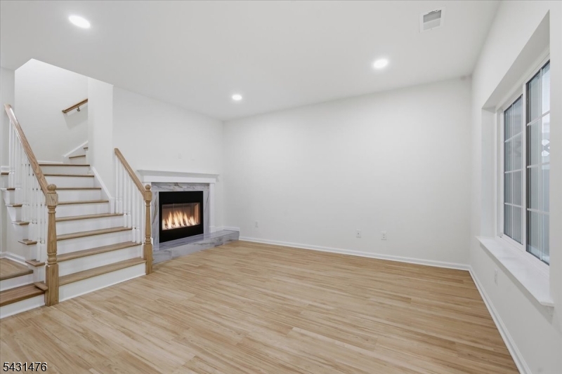 Crestmont Highlands - Residential