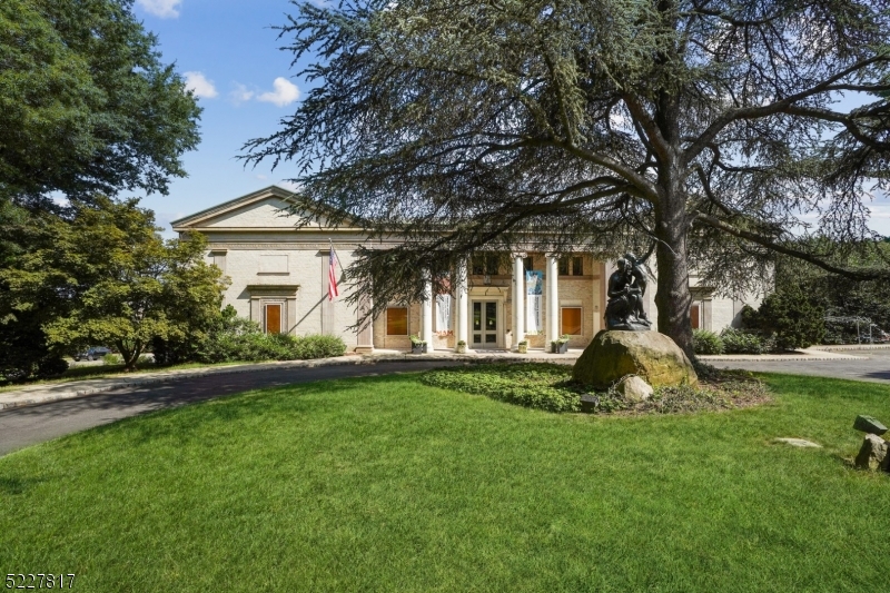 ESTATE SECTION - Residential